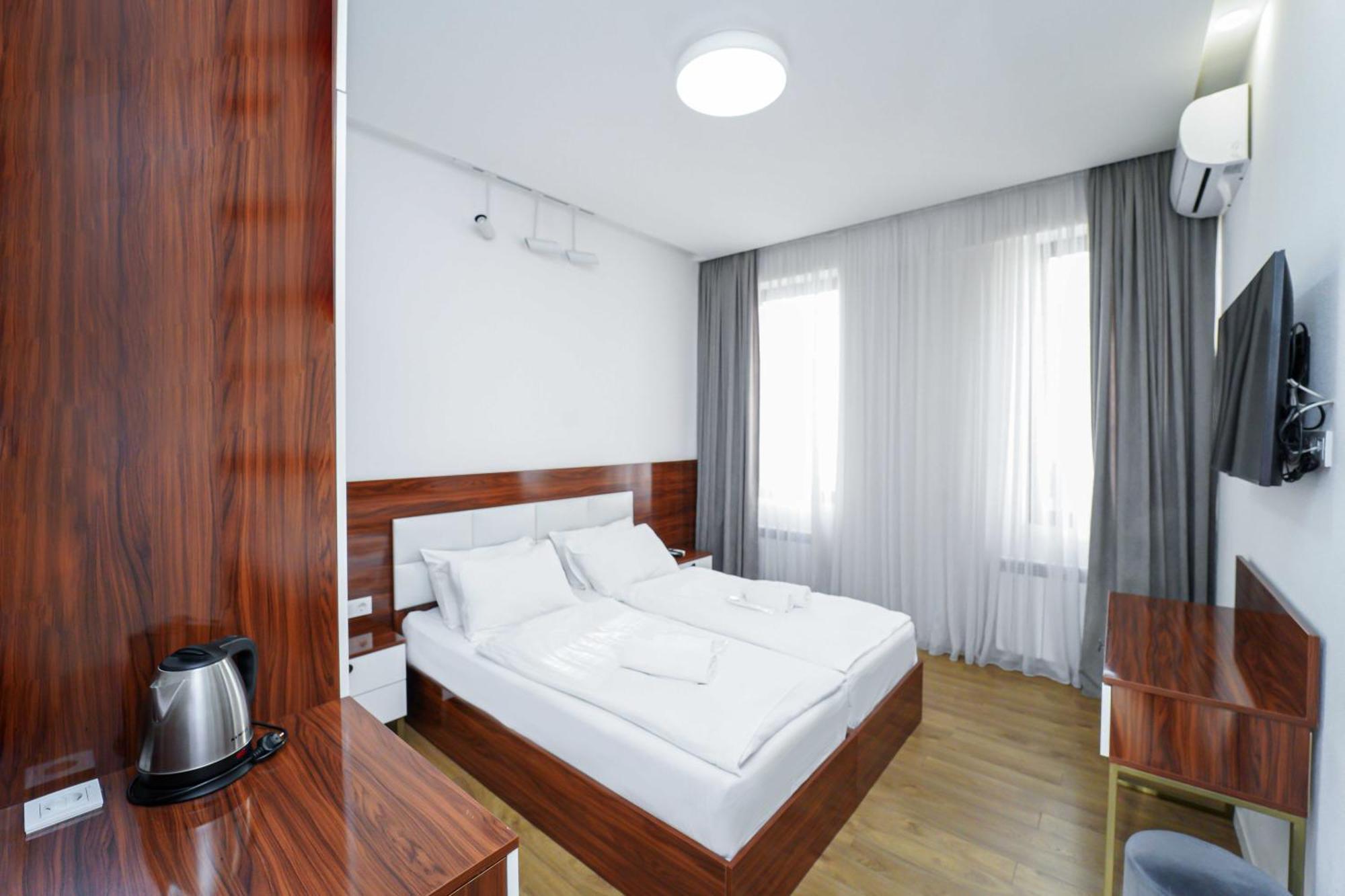 Hotel Type Rooms On Avenue Melikishvili, City Center Тбилиси Экстерьер фото