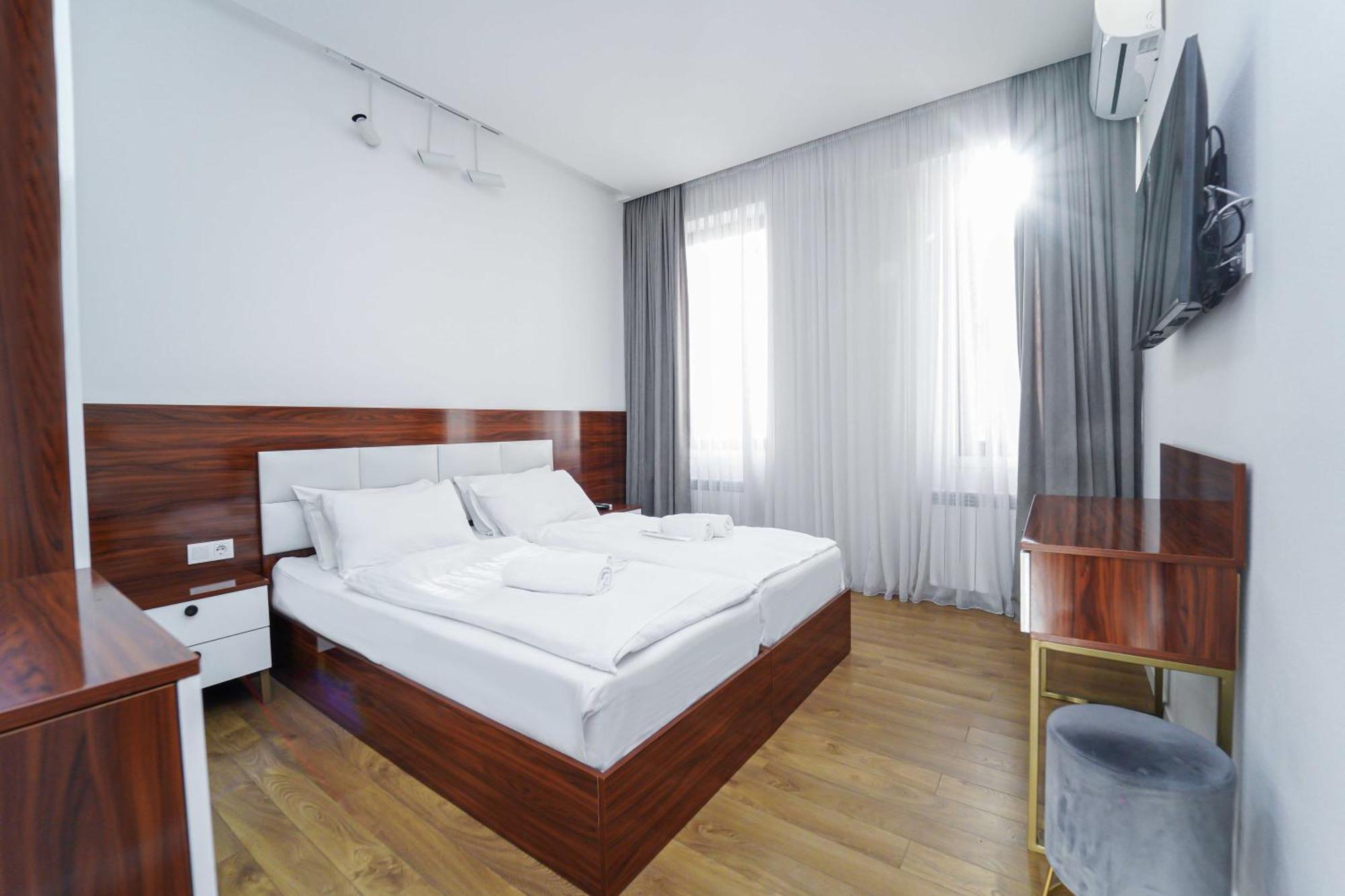 Hotel Type Rooms On Avenue Melikishvili, City Center Тбилиси Экстерьер фото