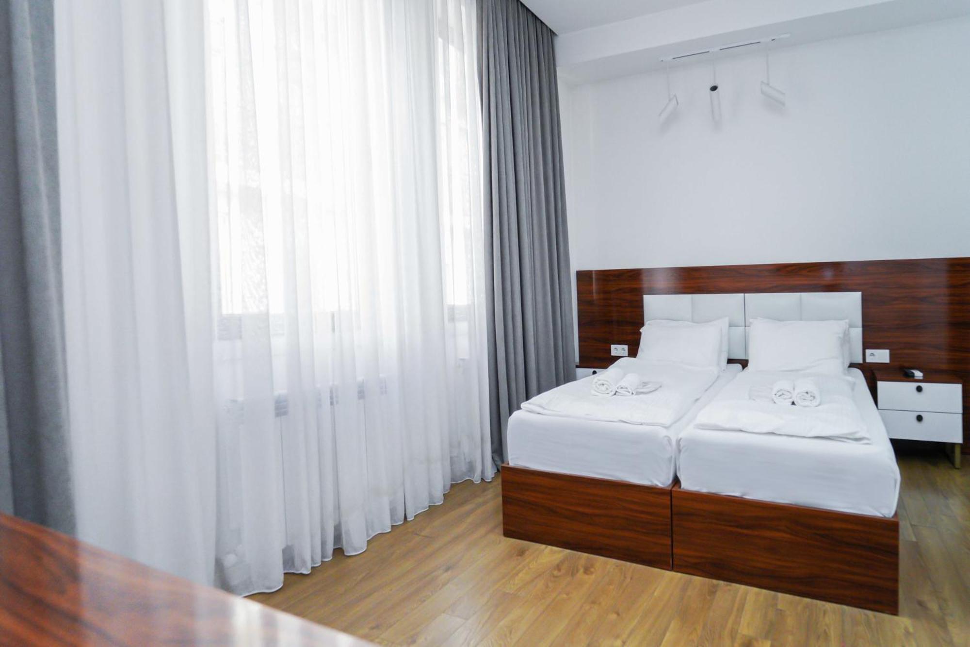 Hotel Type Rooms On Avenue Melikishvili, City Center Тбилиси Экстерьер фото