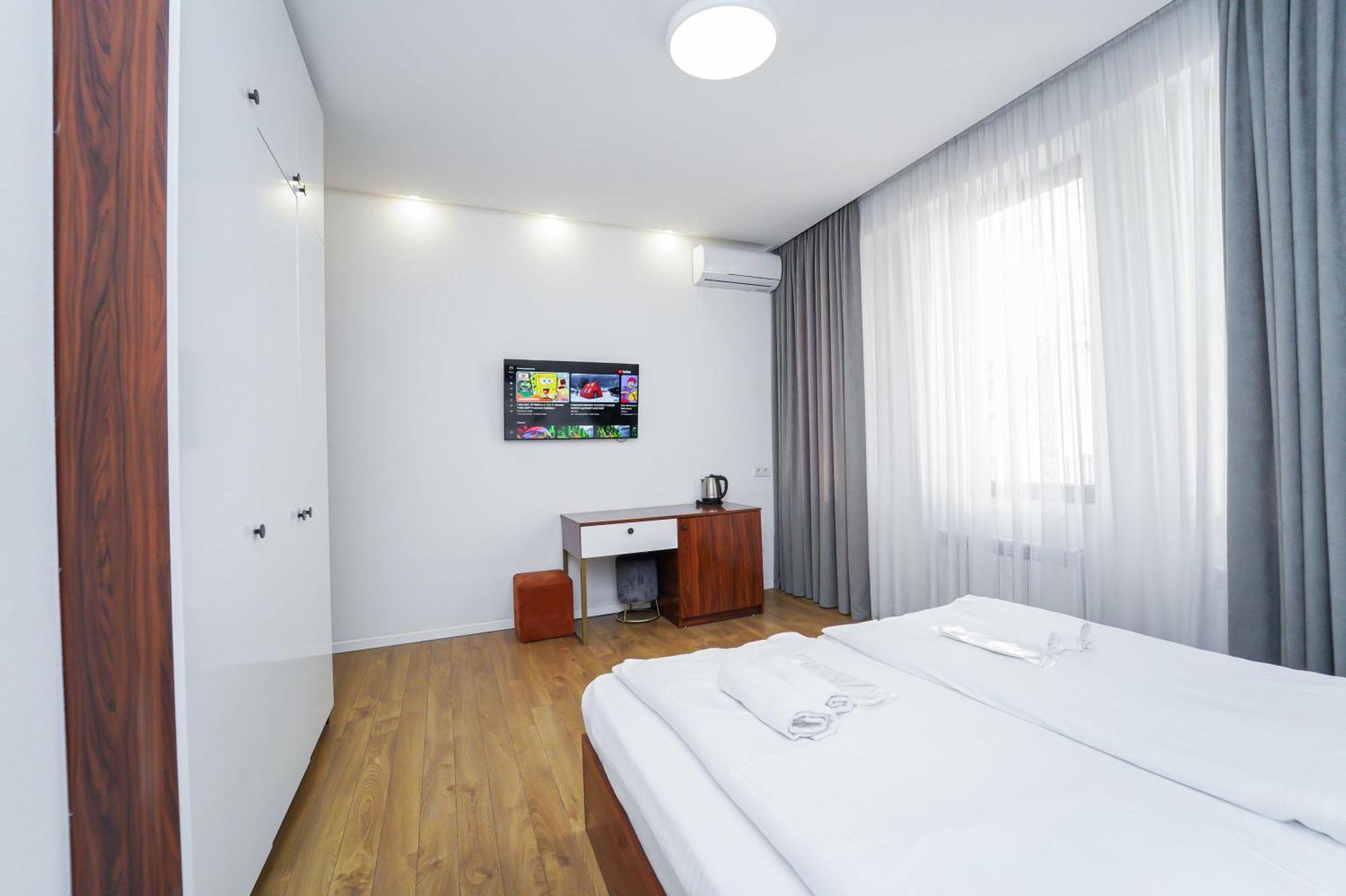 Hotel Type Rooms On Avenue Melikishvili, City Center Тбилиси Экстерьер фото